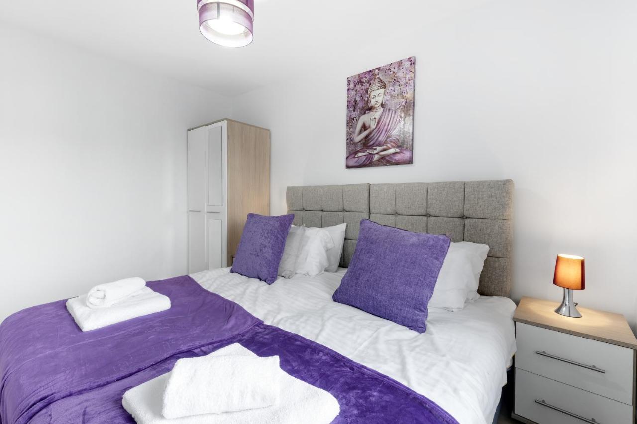 Modern 4 Bedroom House With Parking In Farnham Royal, Slough By 360Stays Ngoại thất bức ảnh